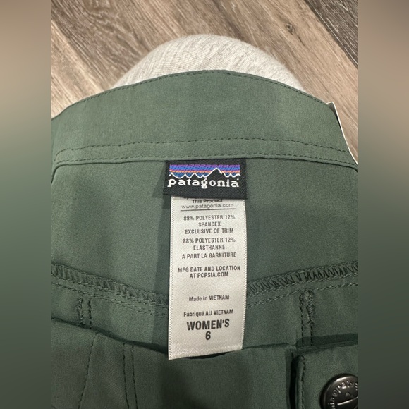 Patagonia All Out Capri Women's Sz 6 Olive Green Hiking Outdoor Stretch NWT - Picture 5 of 5